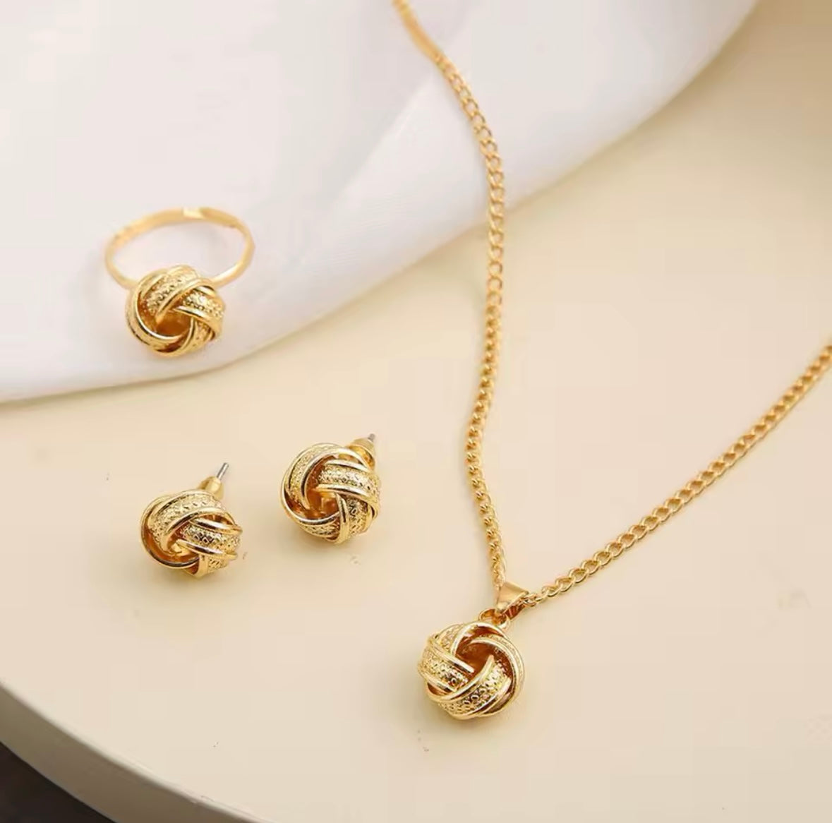 Elegant Jewelry Set for Her - Necklace, Earrings & Bracelet for Any Occasion