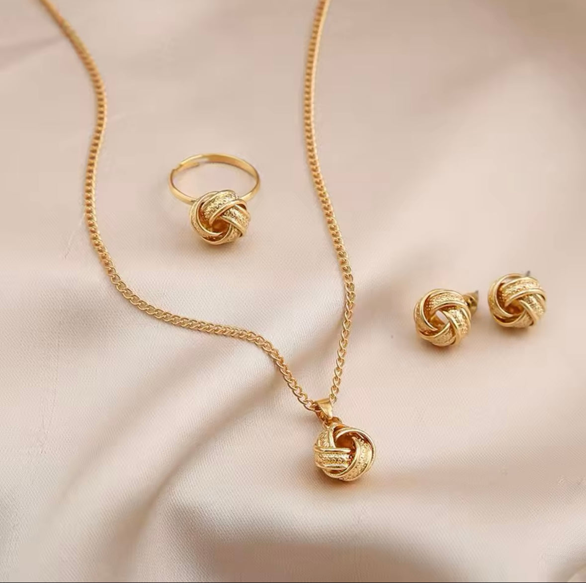 Elegant Jewelry Set for Her - Necklace, Earrings & Bracelet for Any Occasion